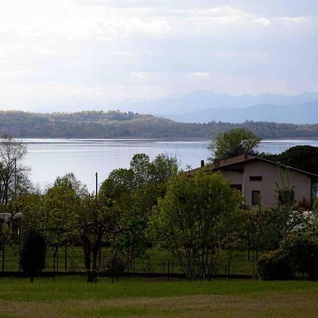 Vista Lago-Appartamento Funzionale Con Vista فاريسّي المظهر الخارجي الصورة